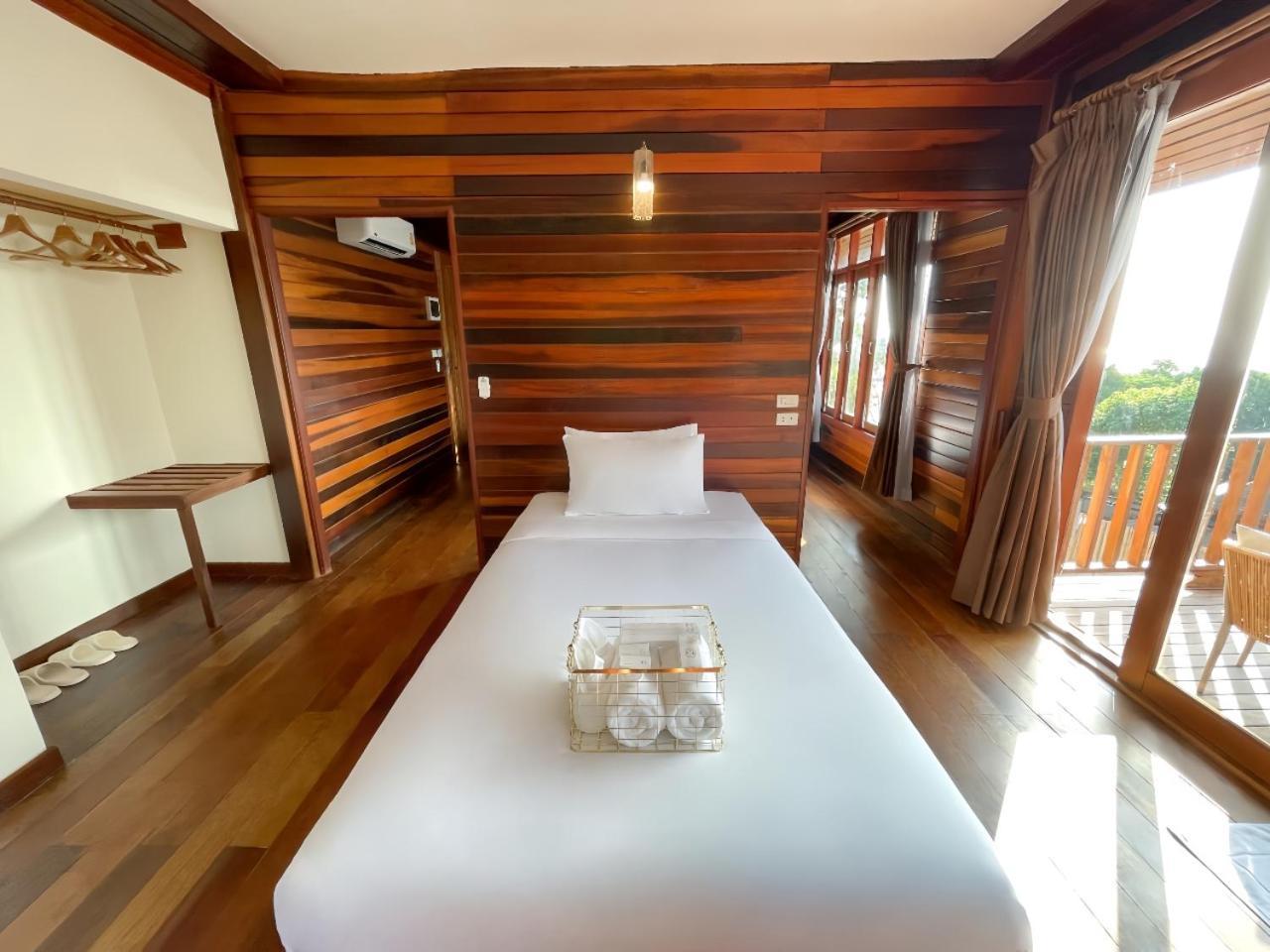 Dusit Buncha Koh Tao By Riya Group Hotel Exterior photo